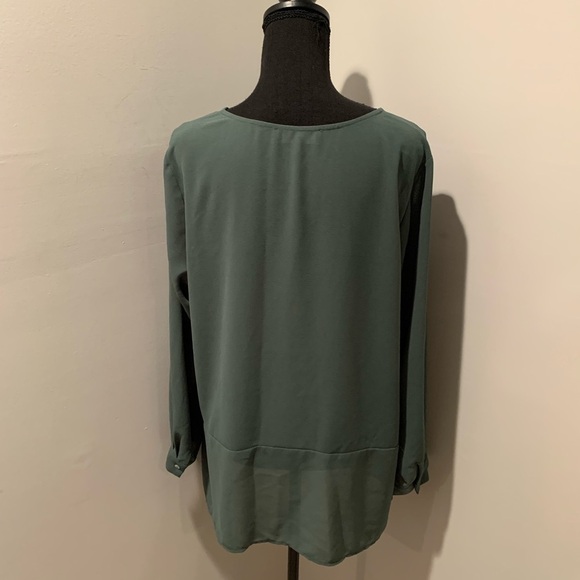 Eloquii Blouse in Green Size 16 - Picture 3 of 6